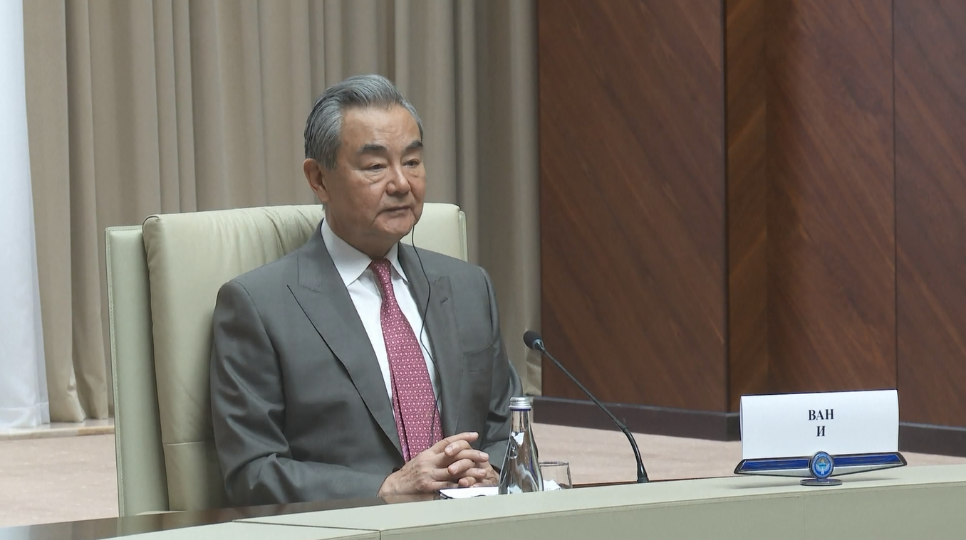 Presiden Kirgistan Bertemu Menlu Tiongkok untuk Bahas Penguatan Kerja Sama