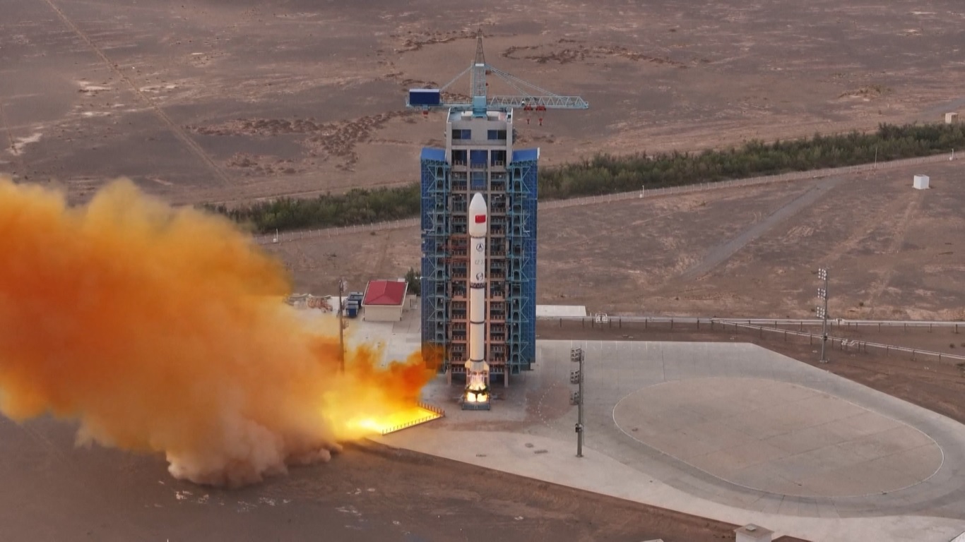 Tiongkok Berhasil Luncurkan Satelit Uji Coba untuk Teknologi Internet Satelit