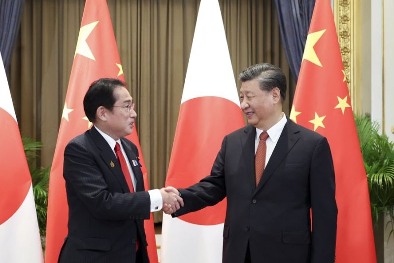 Presiden Tiongkok Xi Jinping mengadakan pertemuan dengan Perdana Menteri Jepang Fumio Kishida di Bangkok pada sore hari ini (17/11) waktu setempat