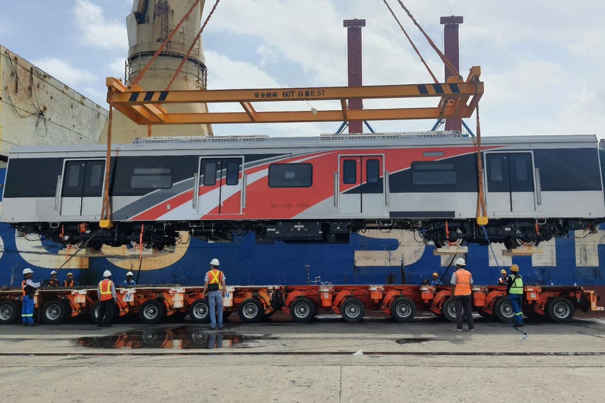 keberadaan Commuter Line telah menjadi kebutuhan penting bagi warga dari berbagai profesi di kawasan Jabodetabek