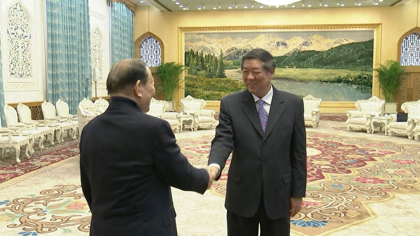 Kedua belah pihak bertukar pandangan mengenai berbagai topik