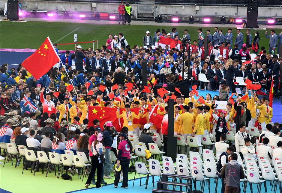 Selain medali emas tim Tiongkok memenangkan sembilan medali perak empat medali perunggu dan delapan medali unggulan