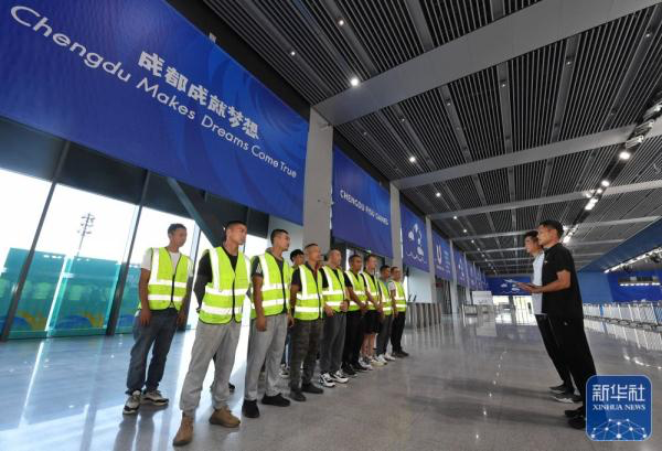 Untuk menjamin keberlangsungan operasional stadium utama kini direkrut lagi sebuah tim penjaga dengan jumlahnya sekitar 1500 orang