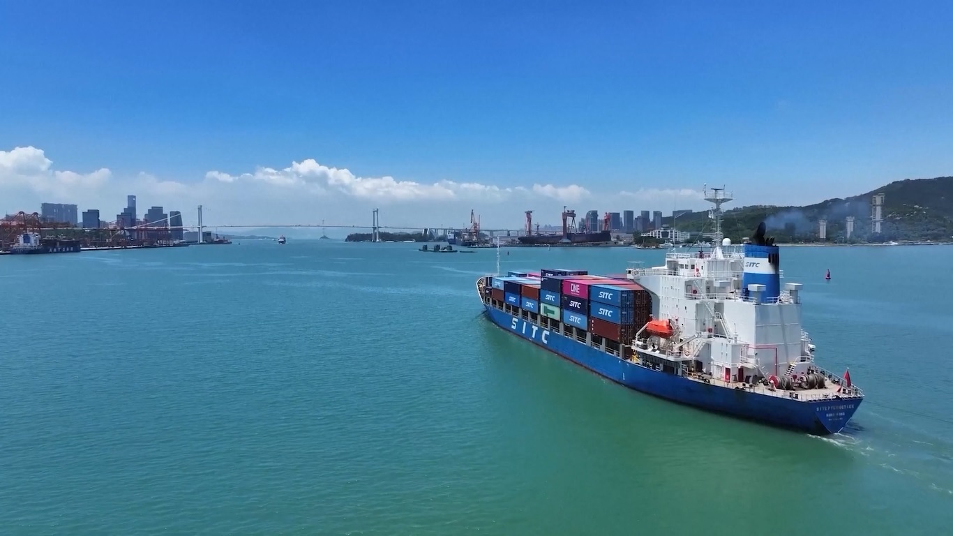 Tiongkok Membuka 128 Rute Pelayaran untuk Transportasi Maritim Jalur Sutra