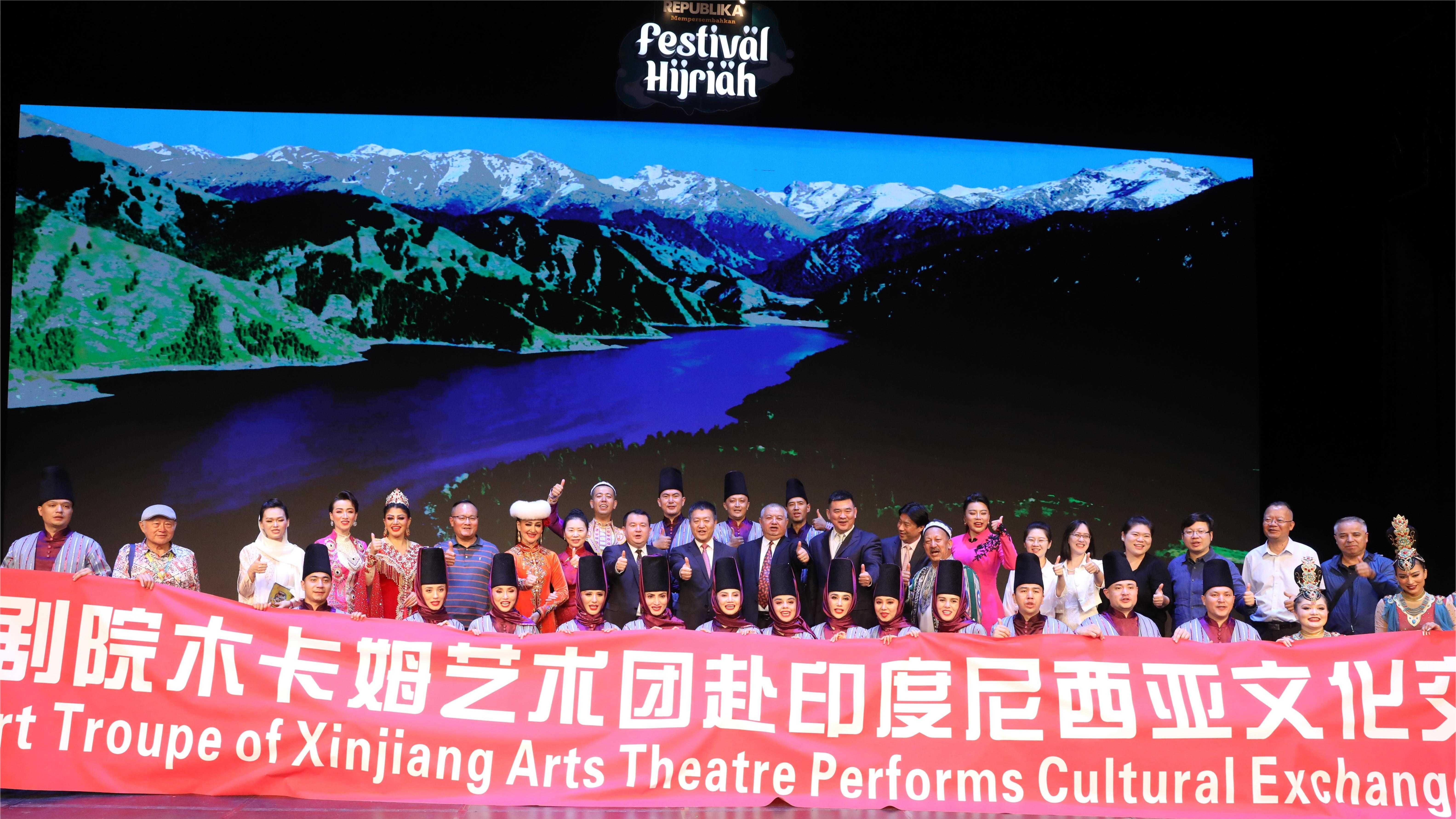 Duta Besar Lu Kang mengatakan dalam pidatonya pada upacara pembukaan mengharapkan kegiatan serupa ini akan diadakan lebih baik di masa depan dan dapat meningkatkan saling pengertian antara Tiongkok dan Indonesia serta mendorong hubungan persahabatan antara kedua negara