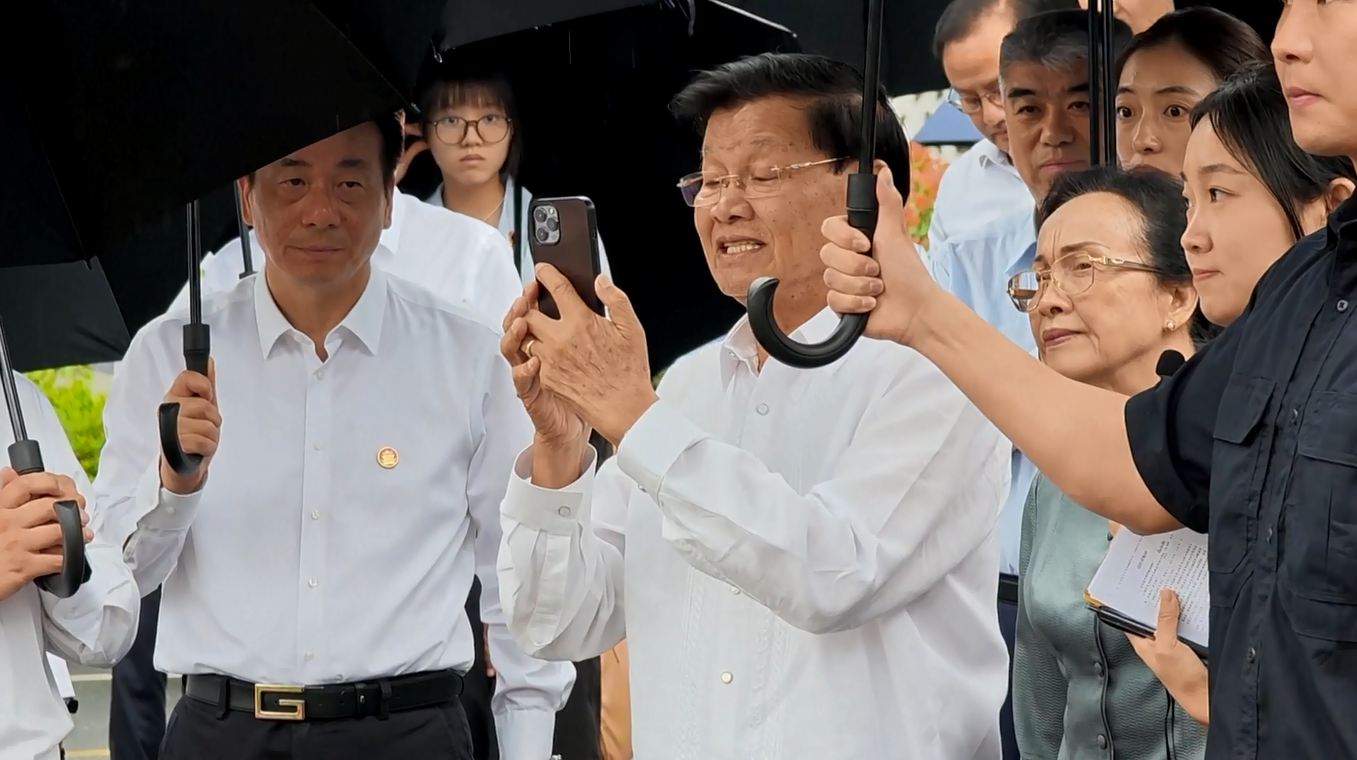 Presiden Laos Kunjungi Desa Terkenal di Tiongkok untuk Pelajari tentang Pembangunan Ramah Lingkungan