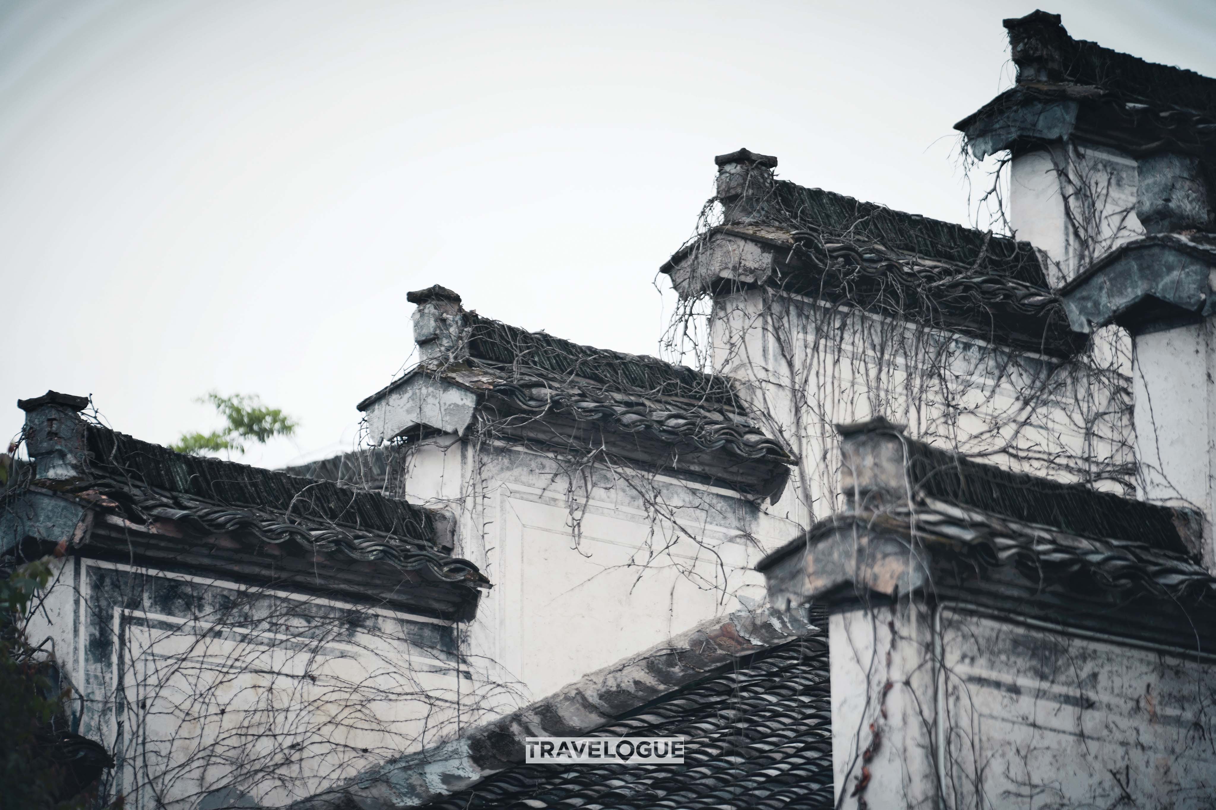 Kepraktisan sangat menonjol dalam arsitektur Hui: bangunannya yang memiliki sistem pengumpulan air hujan dan ventilasi serta tahan gempa