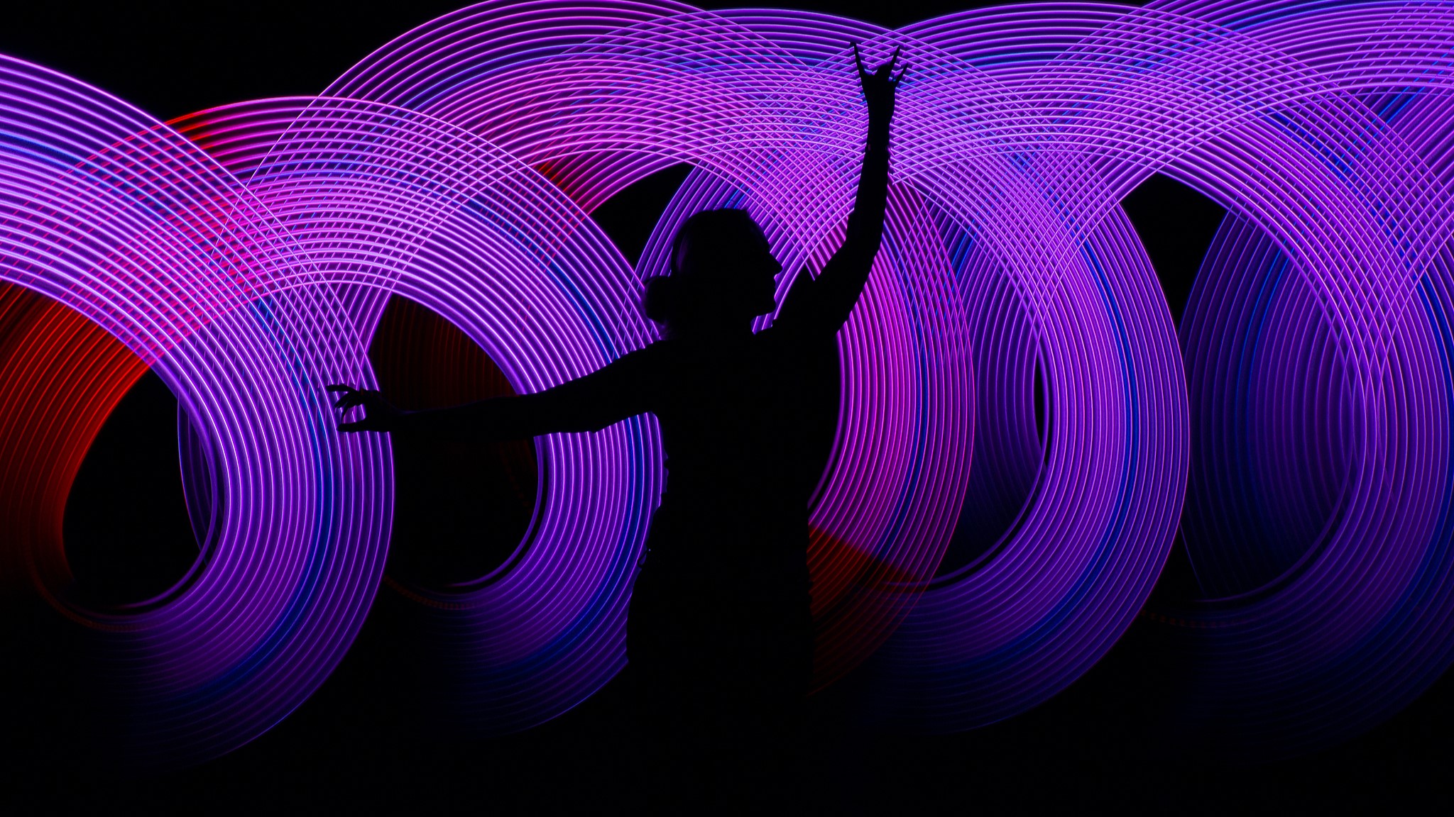 Filosofi ini  menekankan bahwa memadukan tradisi dengan teknologi