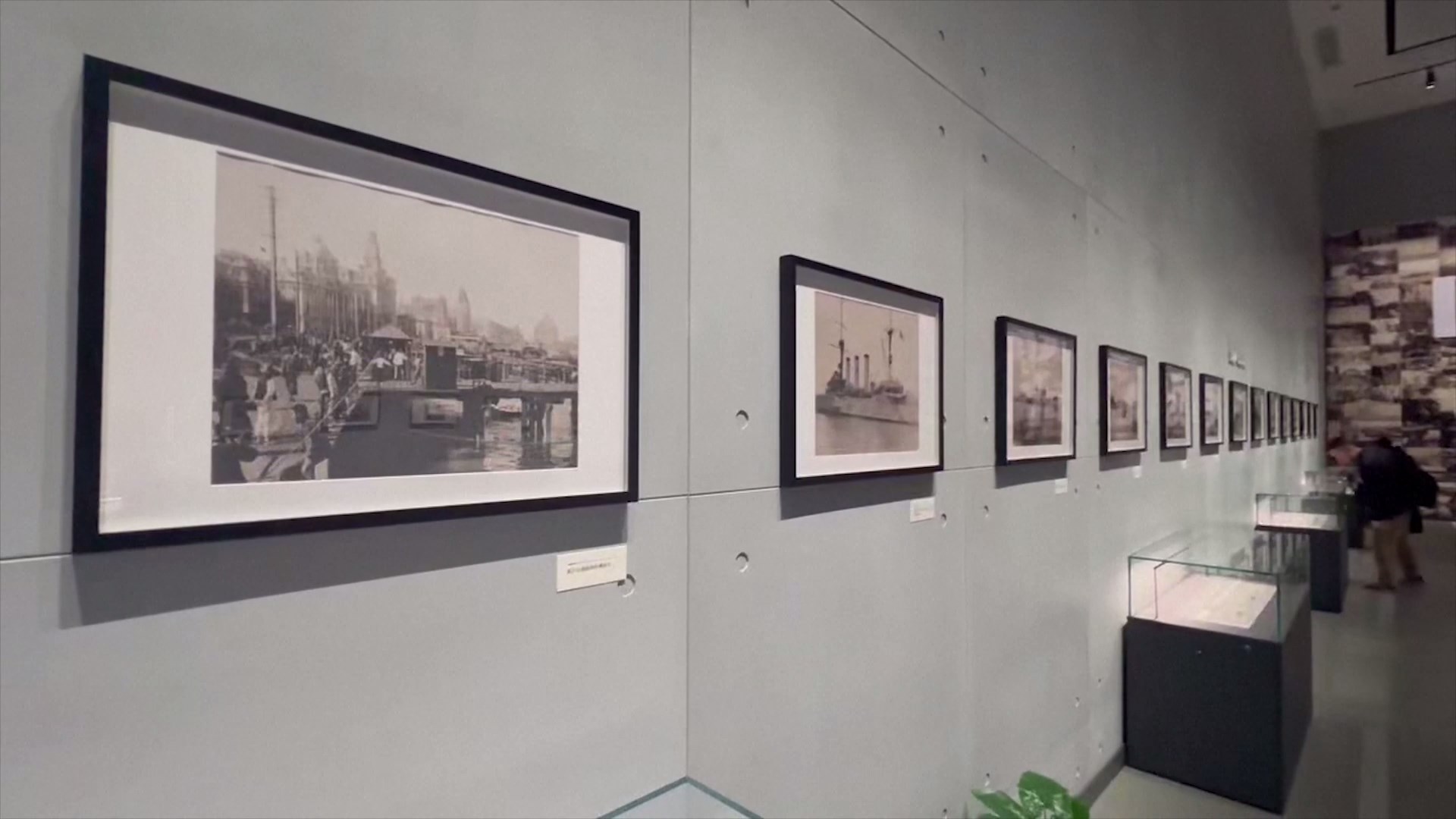 Foto-Foto Perang Dunia II dari Donatur Prancis Dipajang di Shanghai