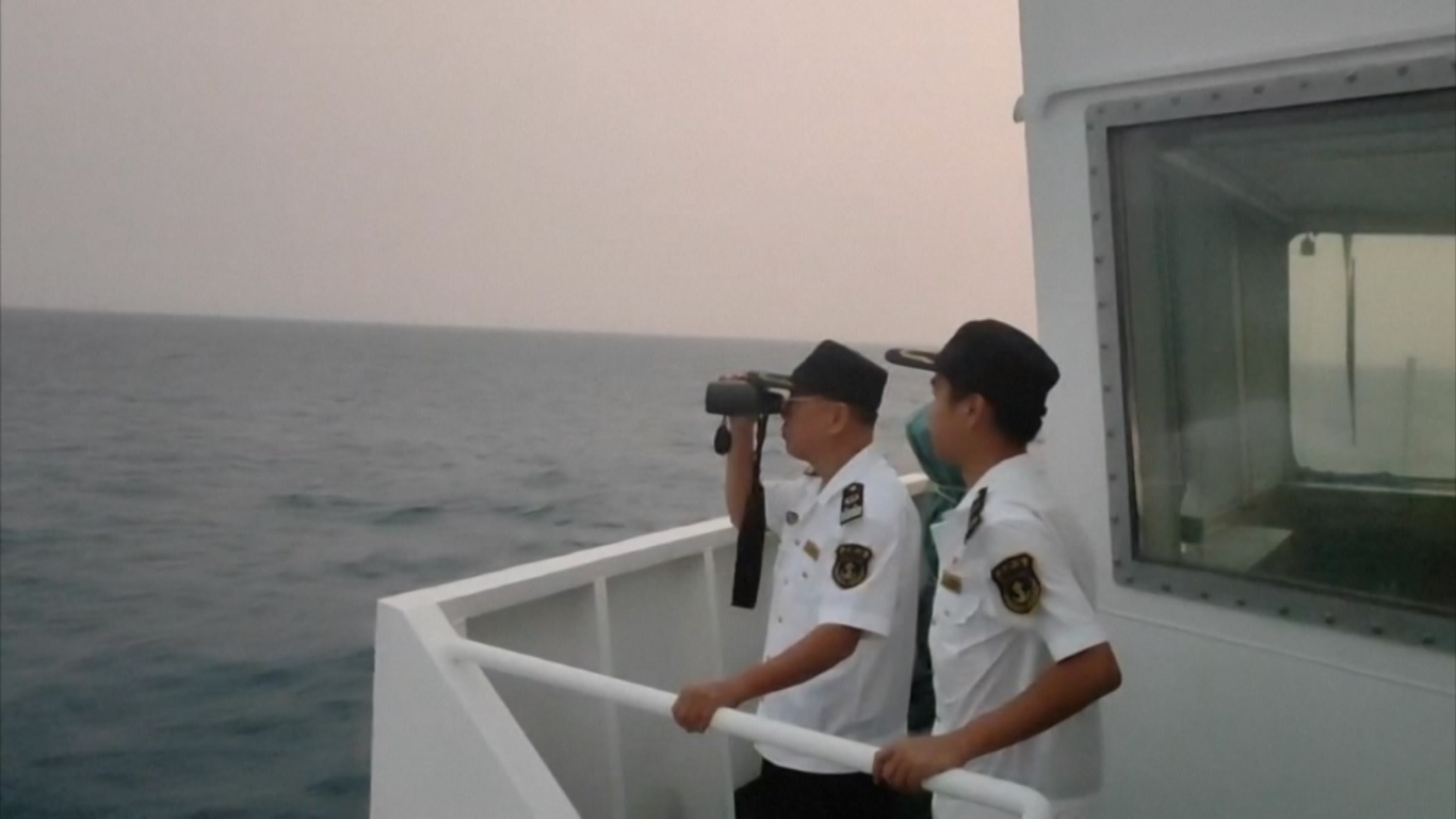 Tabrakan tersebut terjadi di 22 mil laut sebelah barat daya kota Yinggehai