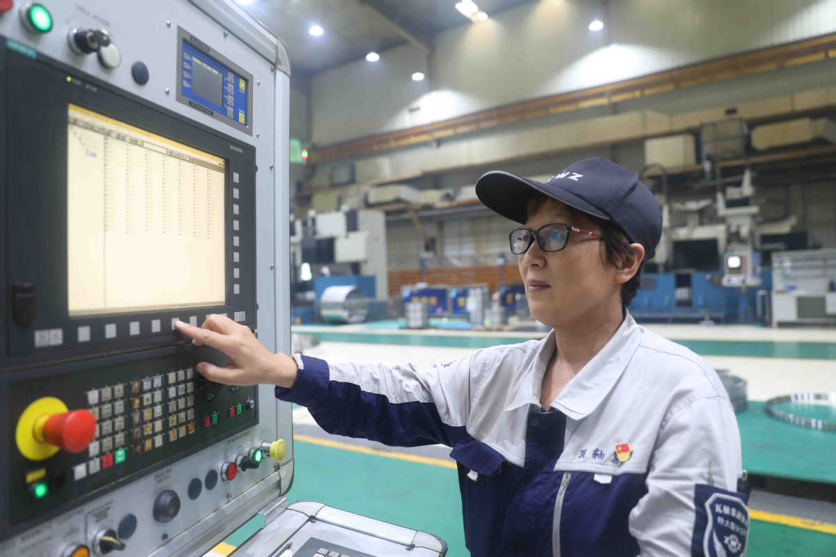 Menerapkan dan menyebarkan semangat Kongres Nasional ke-20 Partai Komunis Tiongkok