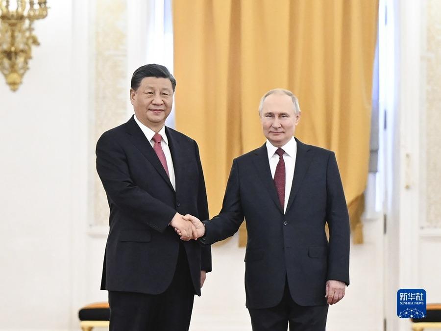 Presiden Tiongkok Xi Jinping dan Presiden Rusia Vladimir Putin mengadakan pembicaraan di Istana Kremlin Moskwa Rusia