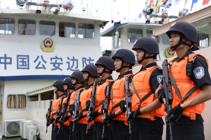  Polisi di perbatasan Prefektur Otonom Etnis Dai dan Jingpo DehongPolisi di Provinsi Yunnan