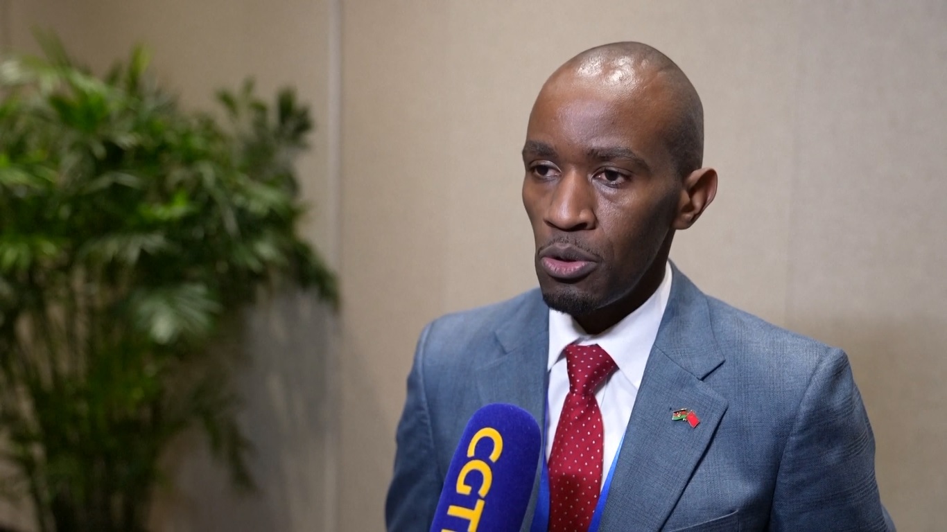 Konsep demokrasi rakyat yang menyeluruh pertama kali dikemukakan oleh Presiden Tiongkok