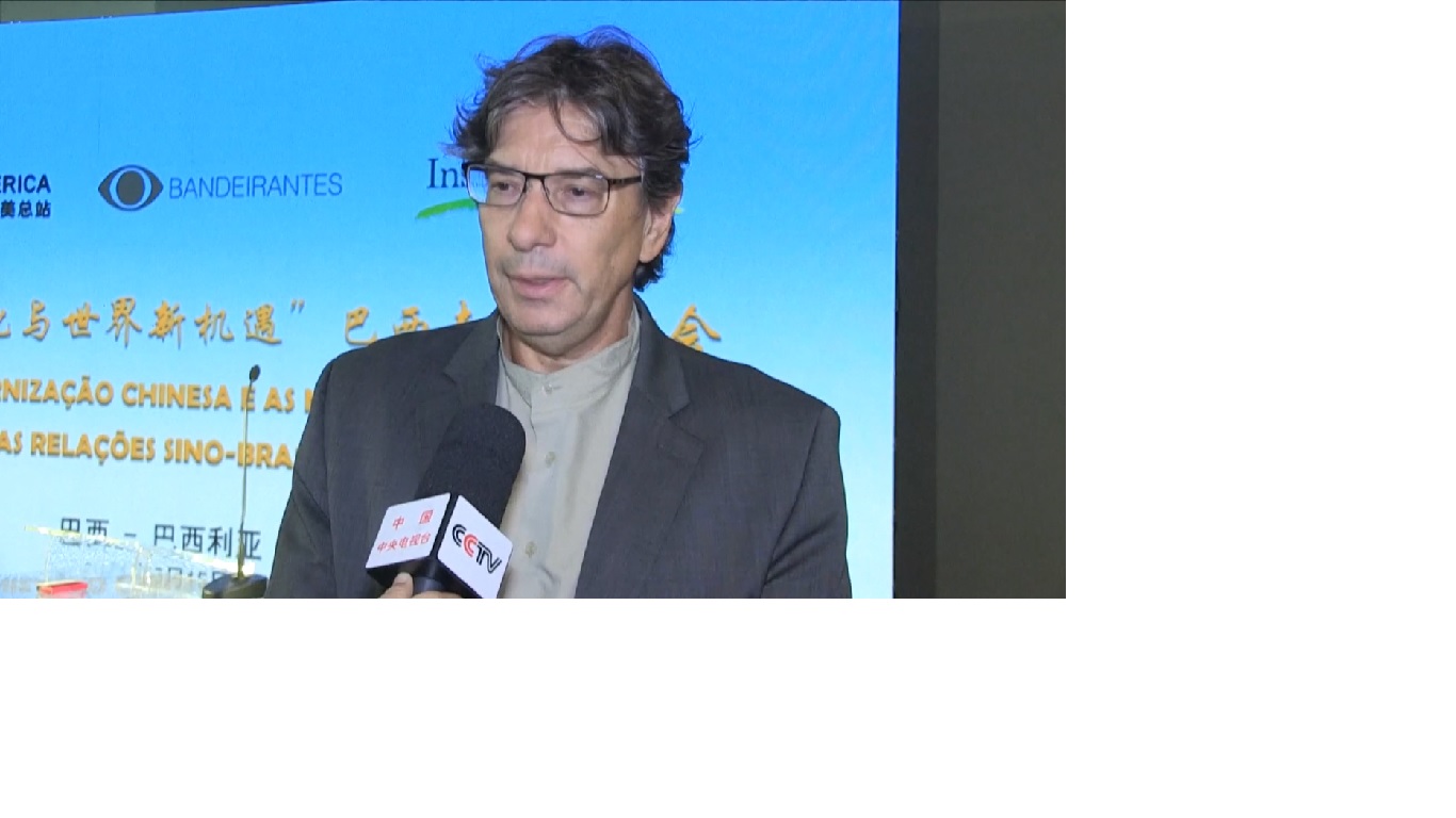 Acara itu berhasil menarik lebih dari 100 peserta