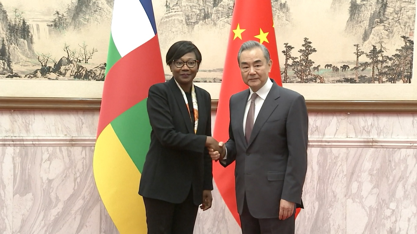 Dia mengatakan bahwa Tiongkok bersedia bekerja sama dengan Republik Afrika Tengah untuk mengadvokasi dan mempraktikkan multilateralisme sejati serta menjaga hak-hak dan kepentingan yang sah dari Global South