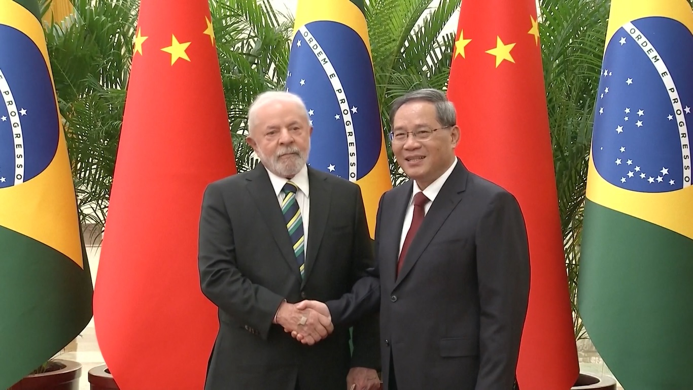 Li mengatakan bahwa Tiongkok dan Brasil masing-masing adalah negara berkembang terbesar dan pasar negara berkembang utama di belahan bumi timur dan barat