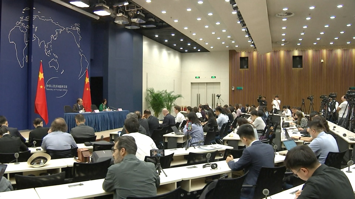 Presiden Xi Jinping telah dua kali menghadiri upacara pembukaan pertemuan tingkat menteri Forum Kerja Sama Negara-negara Arab dan membuat pengumuman kebijakan penting kepada dunia Arab sebanyak empat kali