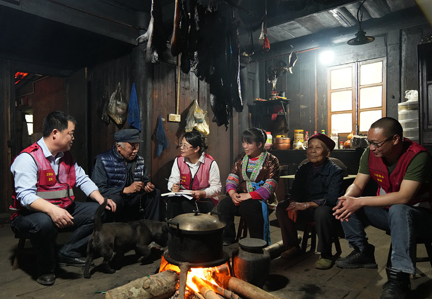 Edukasi tematik PKT dirujuk pada studi dan edukasi terpusat dalam beragam bentuk yang dilakukan di seluruh Partai dengan urutannya dari atas ke bawah