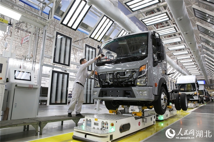 Dongfeng Motor berencana untuk membangun basis manufaktur yang komprehensif untuk kendaraan angkutan logistik dan bus serta basis uji operasi jaringan pintar untuk meningkatkan penerapan logistik cerdas