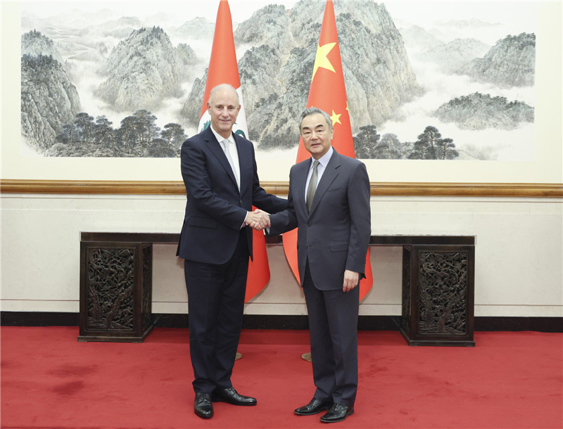 Selain bertukar pandangan mengenai isu-isu internasional dan regional yang menjadi perhatian bersama