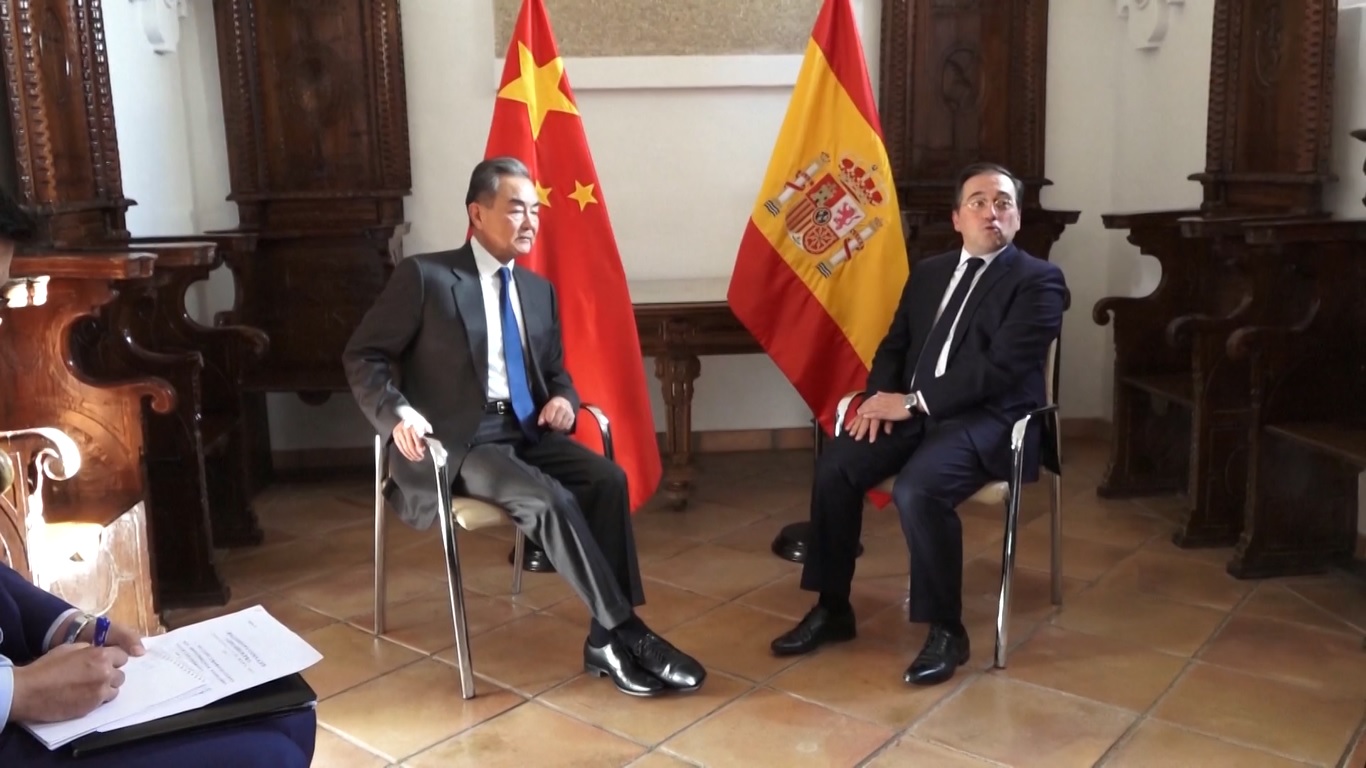 Kedua menteri menyatakan keinginan untuk kerja sama lebih lanjut di berbagai bidang seperti perubahan iklim