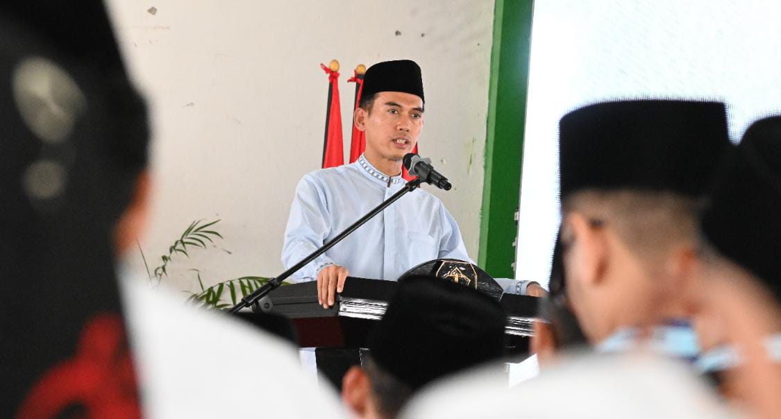 Produk pakan ternak yang dicampur dengan darah babi hukumnya najis dan haram untuk diperjualbelikan