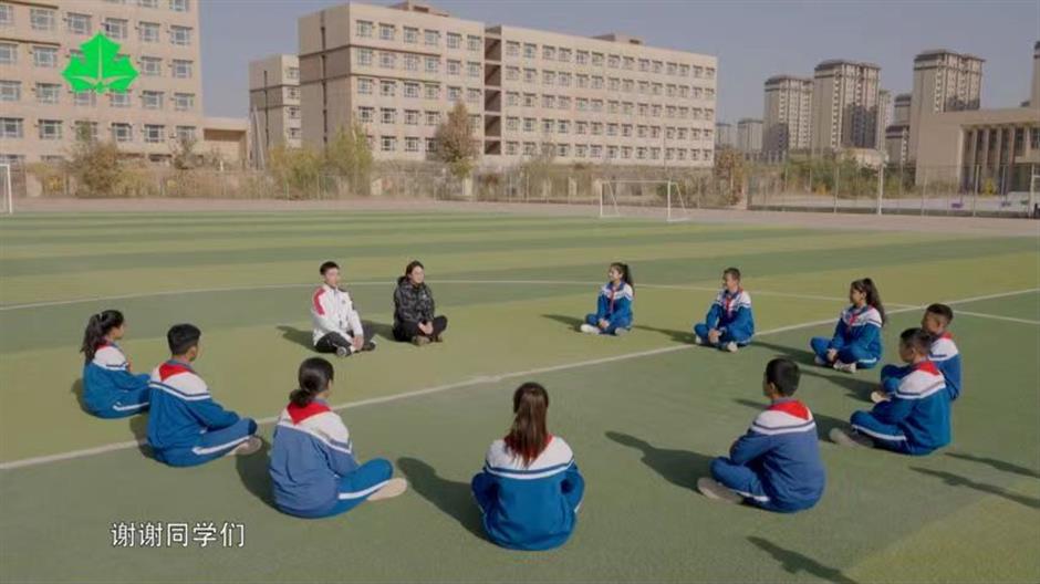 Stasiun TV Pendidikan Shanghai telah bekerja sama dengan polisi setempat