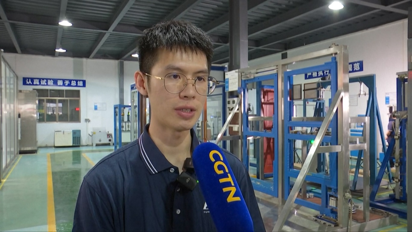 Kota yang ramai ini merupakan rumah bagi sekitar 7