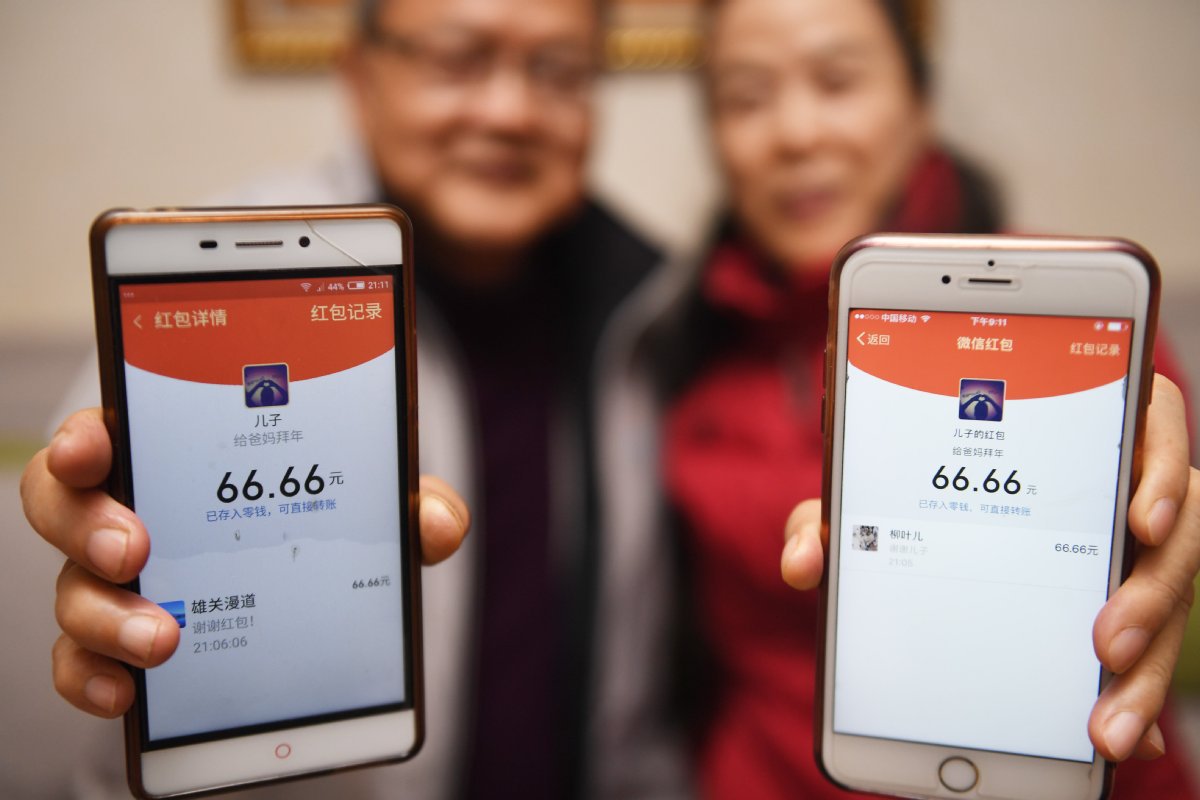 Sebagai alat yang dapat memenuhi kebutuhan masyarakat di berbagai bidang