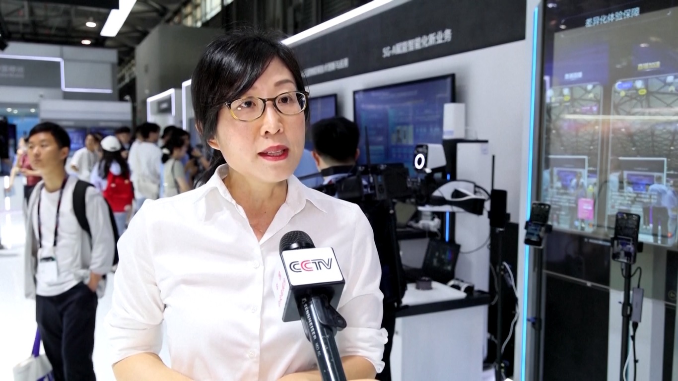 Salah satunya adalah anjing robot yang terhubung dengan satelit yang mampu beroperasi secara mandiri di zona bencana