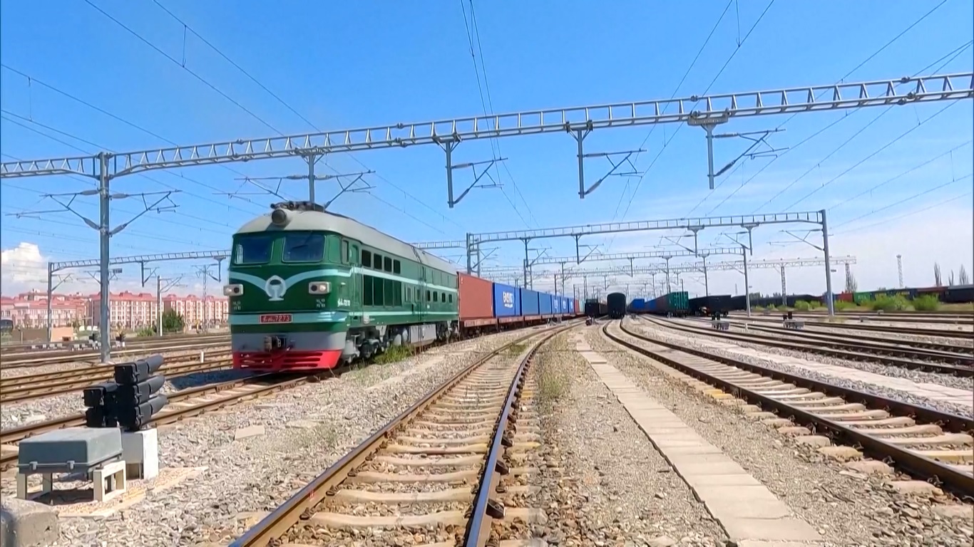 Perjalanan Kereta Barang Tiongkok-Eropa melalui Pelabuhan Horgos Xinjiang Mencapai 6.700 pada Tahun 2025