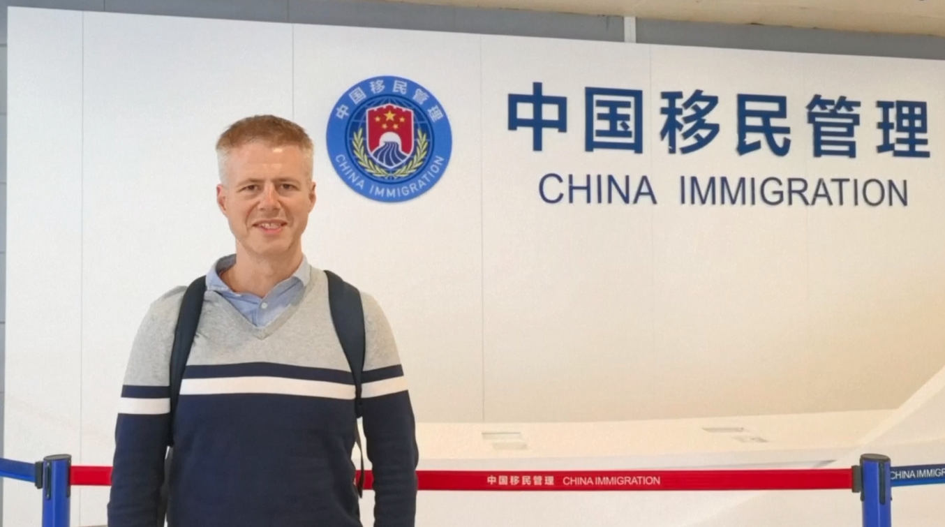 Wisatawan Bebas Visa dari Inggris dan Kanada Tiba di Tiongkok sebelum Tahun Baru Imlek 2026