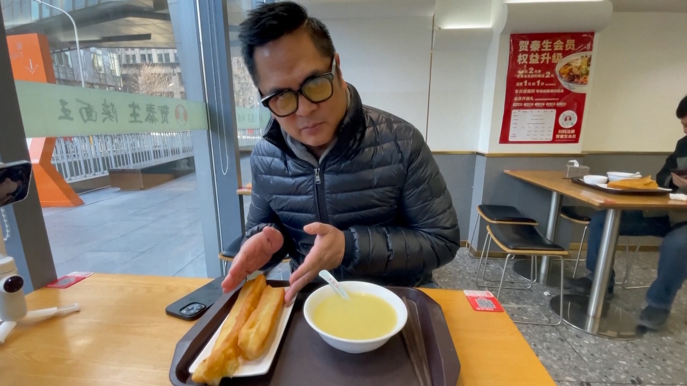 Andanar terkejut dengan betapa murahnya biaya sarapan di jantung kota Beijing