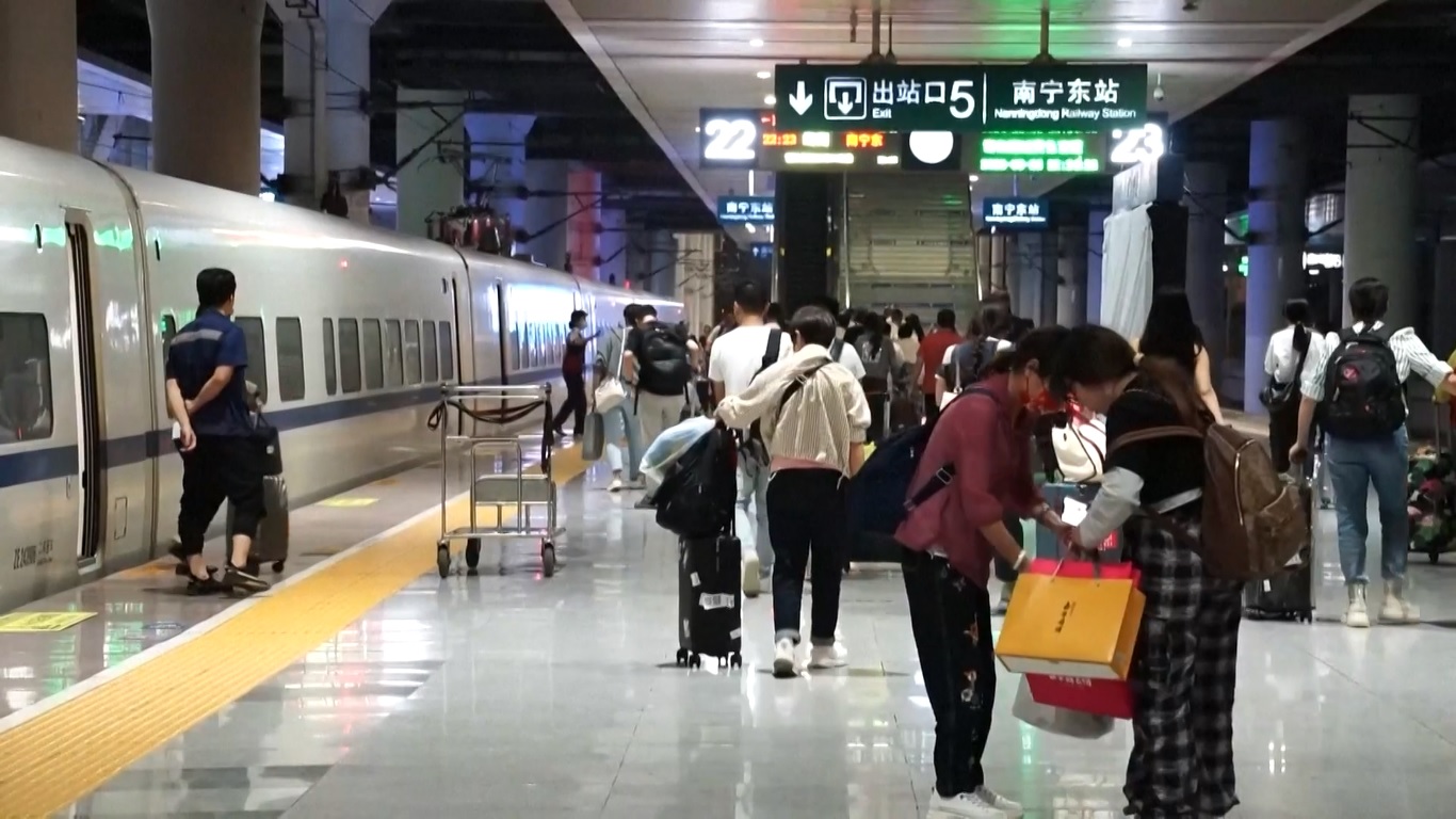 Liburan ini juga menandai peningkatan pariwisata masuk