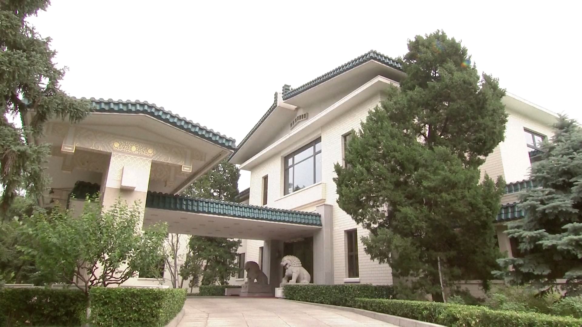 Menteri Luar Negeri Tiongkok Wang Yi mengadakan pembicaraan dengan Utusan Khusus Presiden Kuba dan Menteri Luar Negeri